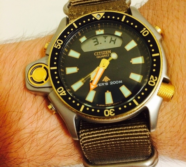 Citizen divers watch on a khaki Zulu strap from #cheapestnatostraps.com #citizen #diverswatch #zulustrap #natostrap #natoband #watchband #watchstrap #klocksnack #watchuseek