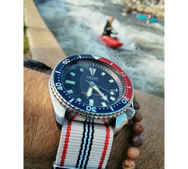 @_fr4nklin_ set me a picture of his  Seiko Pepsi Diver 7002 on a offwhite, red and black NATO Strap from #cheapestnatostraps.com #seiko #diverswatch #natoband #natostrap #instawatch #klocksnack #watchuseek #watchband #watchstrap